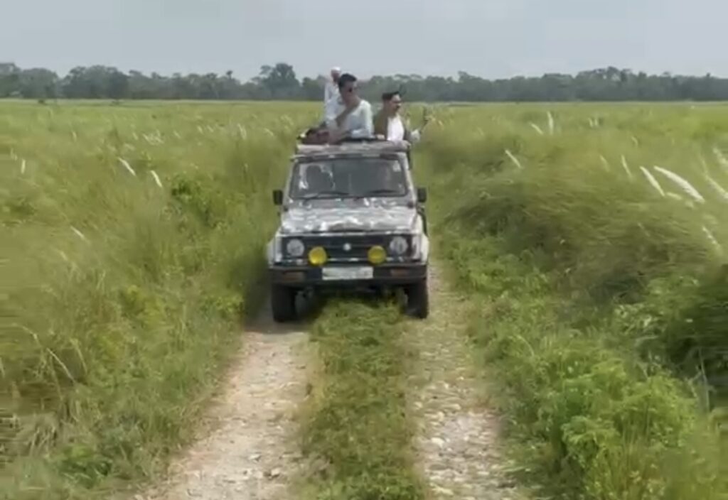 मानस नेशनल पार्क का अवलोकन करते पत्रकार